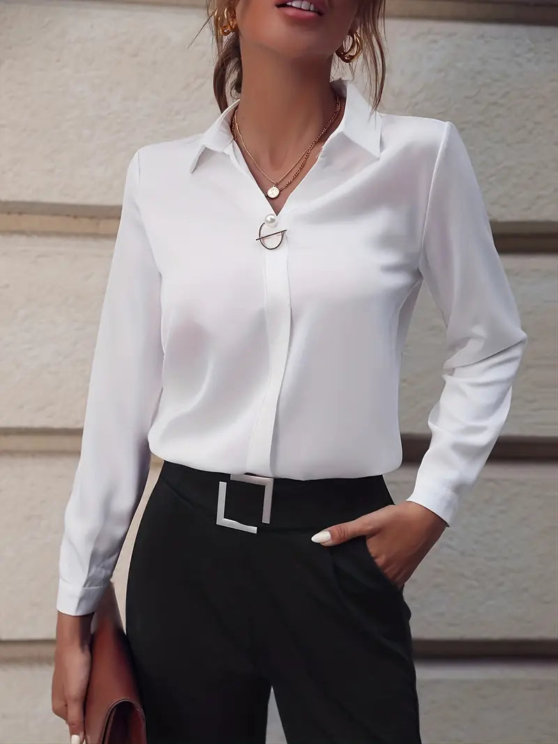 CELESTE⢠PEARL BUTTON BLOUSE