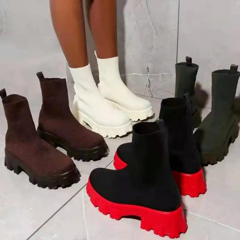 CRESCENTWOOD™ WOMEN'S THICK-SOLED SHORT WINTER BOOTS