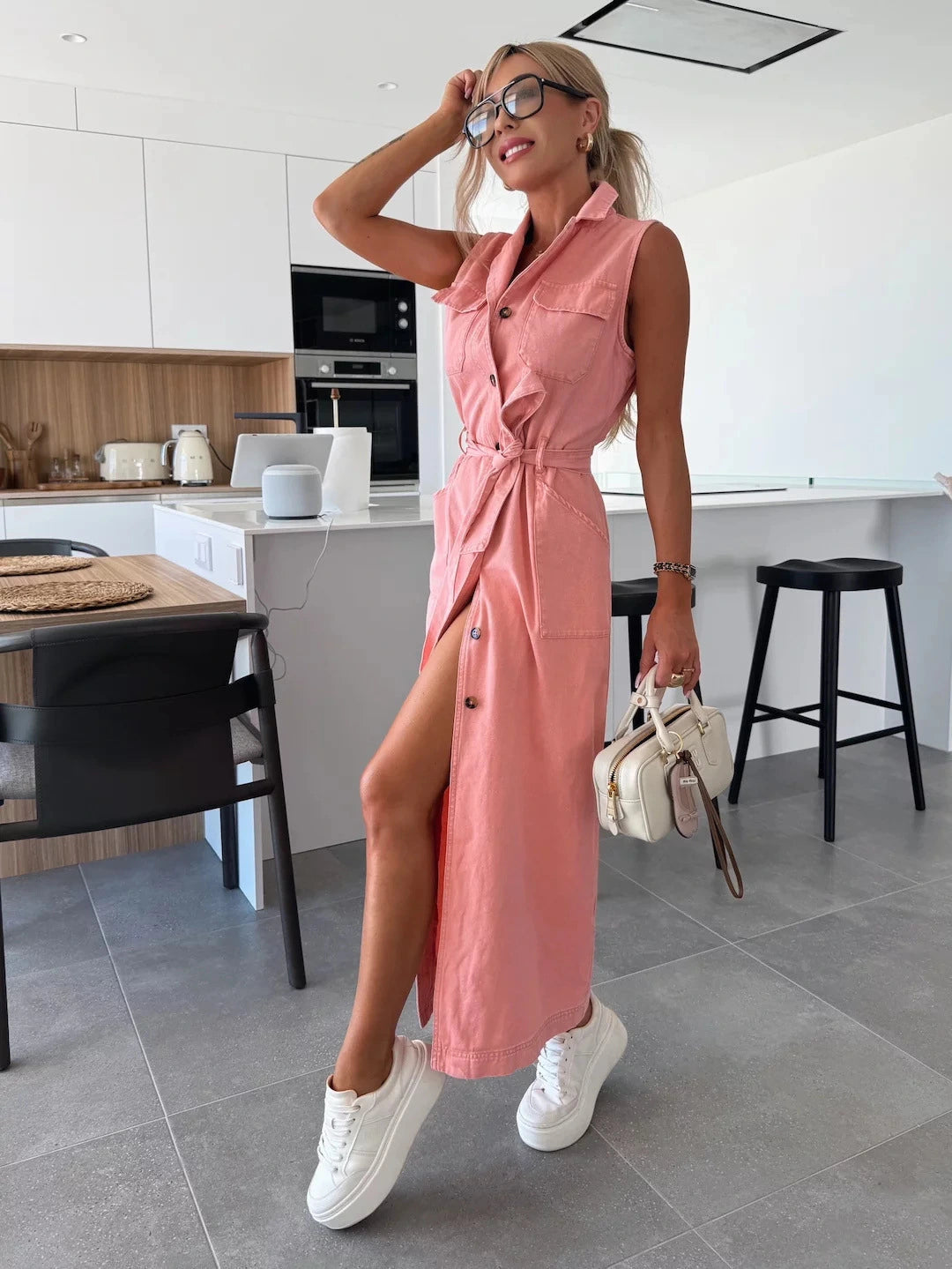 KAITLYNAâ„¢ WOMEN'S SLEEVELESS DENIM MAXI DRESS: BUTTON FRONT & BELTED WAIST