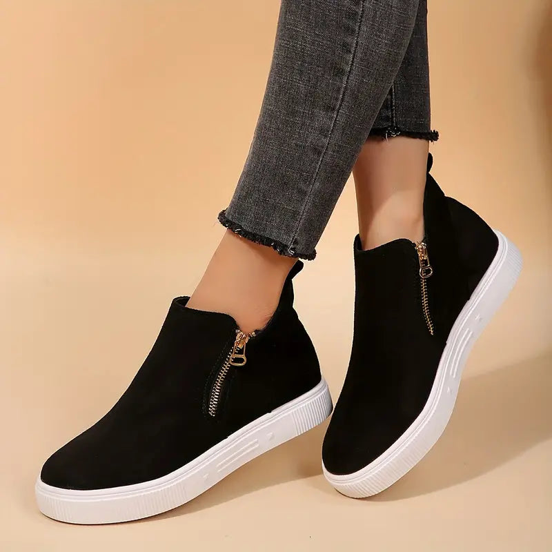 KITCHENERâ„¢ WOMEN'S SOLID COLOR SHORT BOOTS