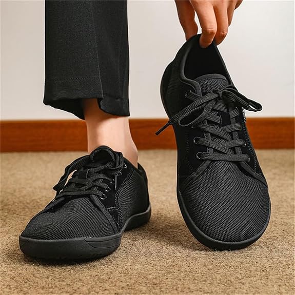 ESTEVAN™ MINIMALIST WIDE BAREFOOT SNEAKERS