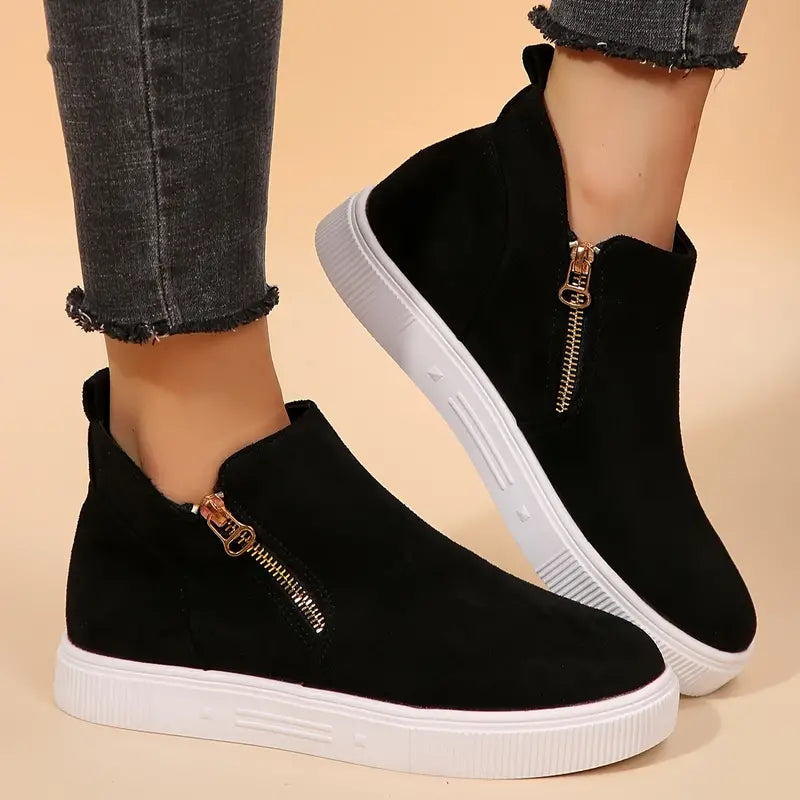 KITCHENERâ„¢ WOMEN'S SOLID COLOR SHORT BOOTS