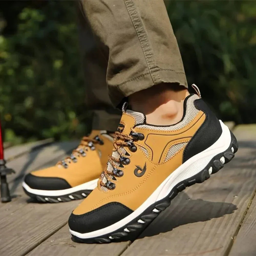 SIMCOE™ DURABLE OUTDOOR HIKING SHOES
