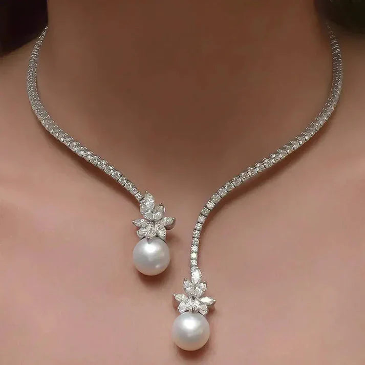 MOONLIT GRACE NECKLACE
