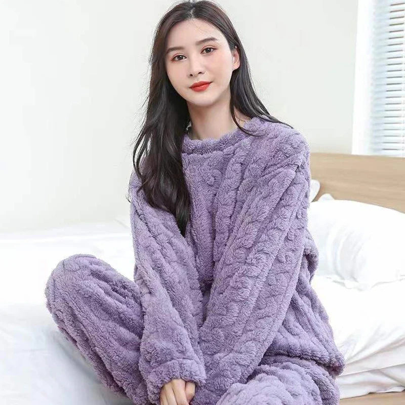 KINSLEA™ WOMEN'S 2-PIECE PYJAMA SET: LONG SLEEVE TOP AND MATCHING PANTS