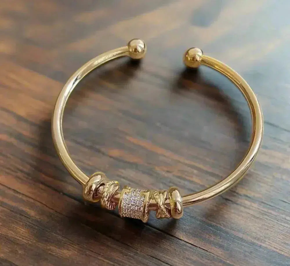 GOLDEN CHARM ADJUSTABLE BRACELET