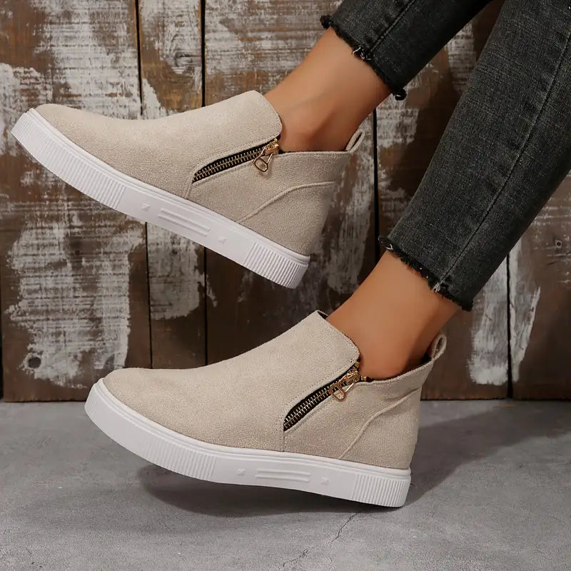 KITCHENERâ„¢ WOMEN'S SOLID COLOR SHORT BOOTS