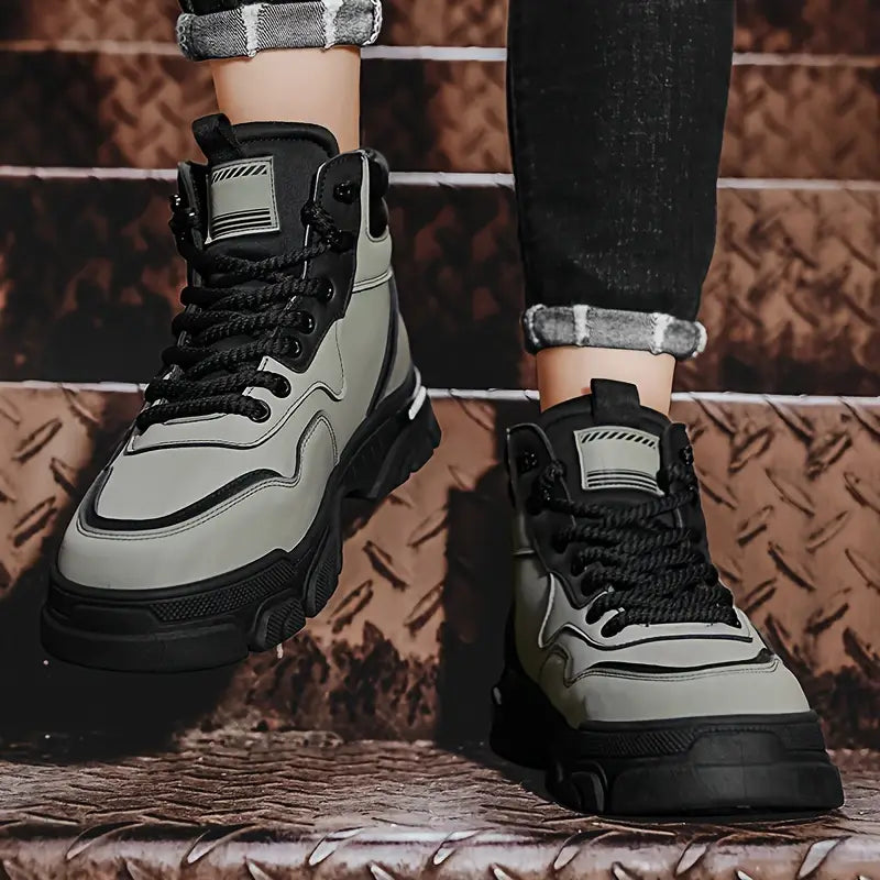 MERRICKVILLE⢠LACE-UP HIGH-TOP WINTER BOOTS