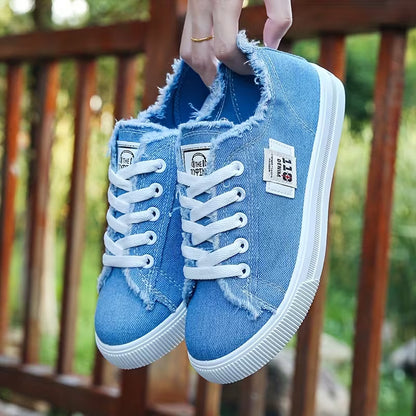 LUMI | ESSENTIAL ALL-SEASON CANVAS FLAT SNEAKERS