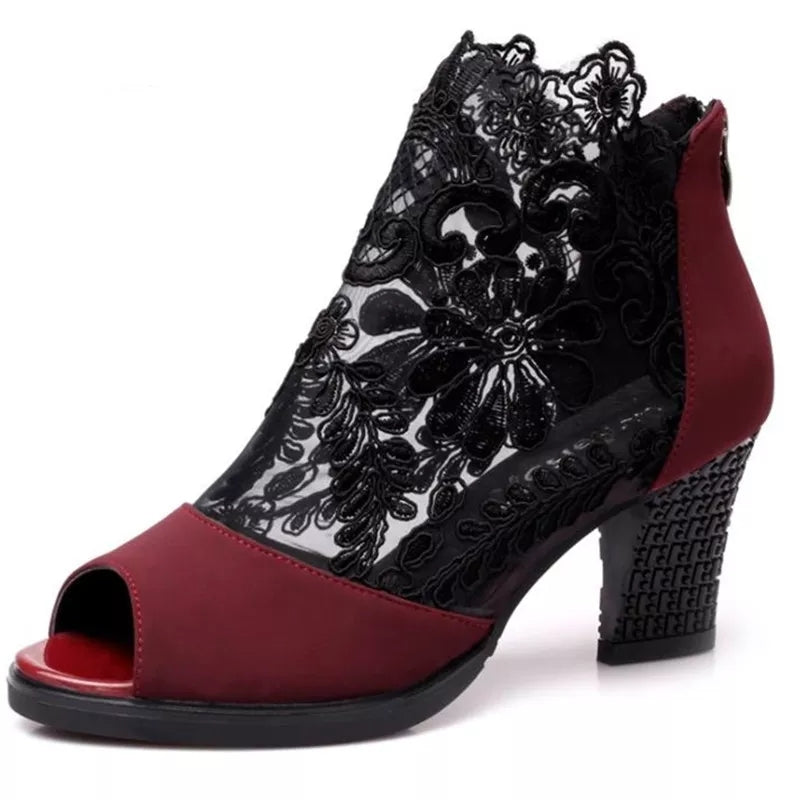 WOMEN'S ANKLE BOOTS WITH ELEGANT DESIGN