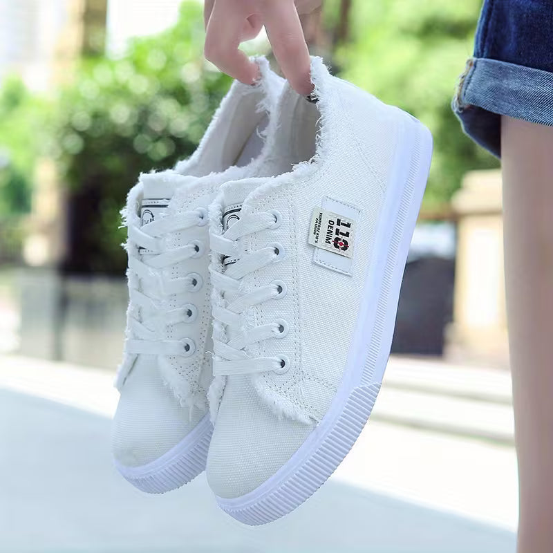 LUMI | ESSENTIAL ALL-SEASON CANVAS FLAT SNEAKERS