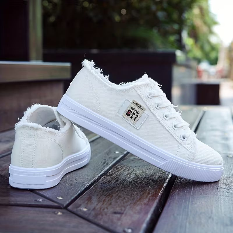 LUMI | ESSENTIAL ALL-SEASON CANVAS FLAT SNEAKERS