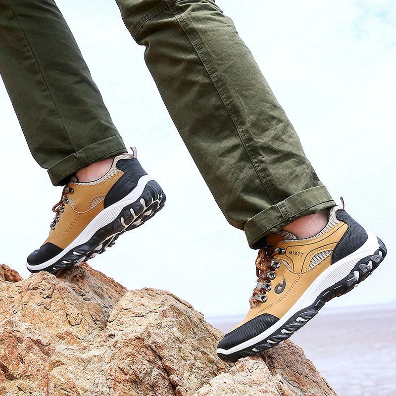 SIMCOE™ DURABLE OUTDOOR HIKING SHOES