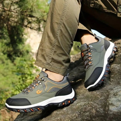 SIMCOE™ DURABLE OUTDOOR HIKING SHOES