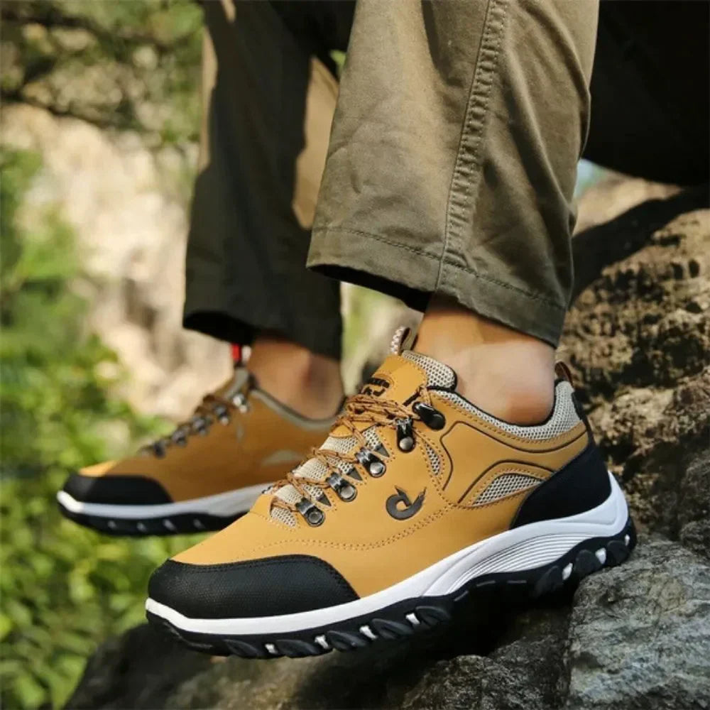 SIMCOE™ DURABLE OUTDOOR HIKING SHOES