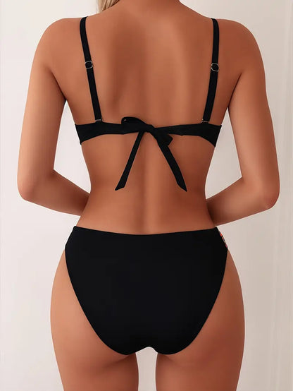 WOMEN'S STYLISH TWO-PIECE SWIMWEAR SET