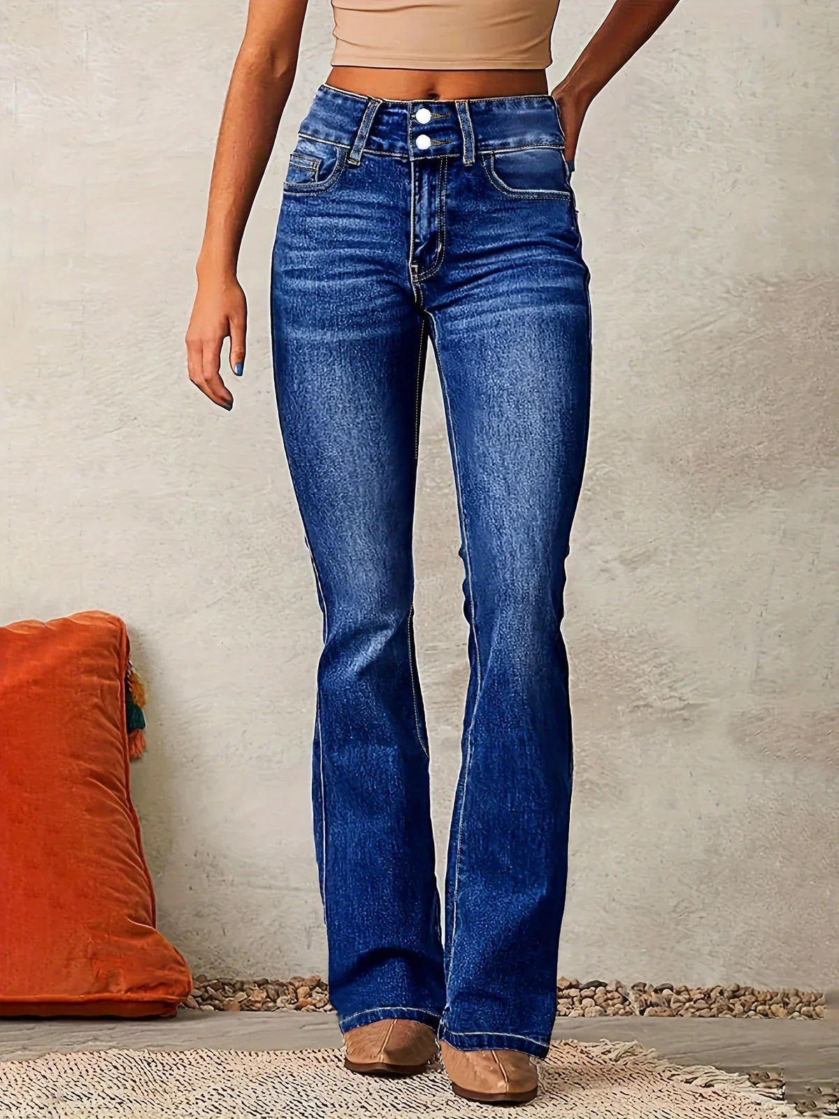 VIONÉ™ HIGH-WAIST FLARED JEANS