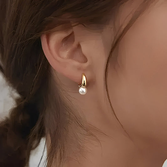 TRACEE™ GOLD-PLATED PEARL EARRINGS