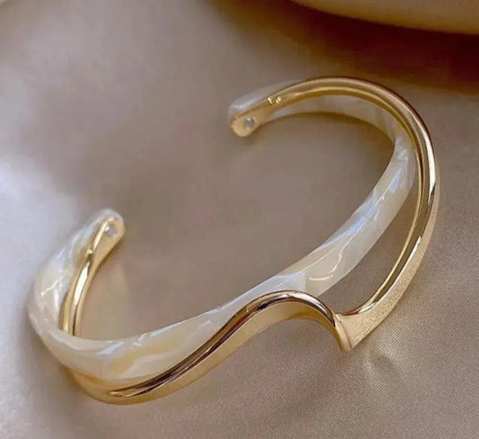 AURORA OPAL GOLDEN BRACELET